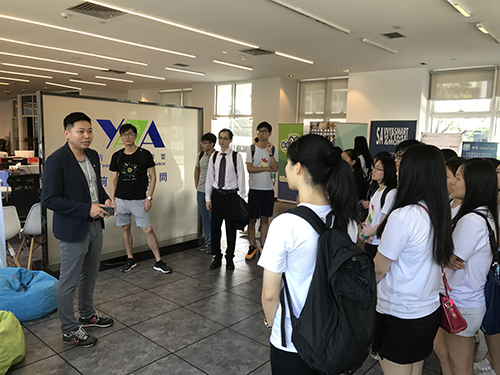與夢工場香港創業團隊代表交流。
