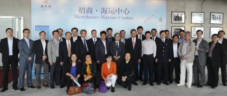 More than 40 representatives of Hong Kong logistics industry attend a visit to Qianhai.