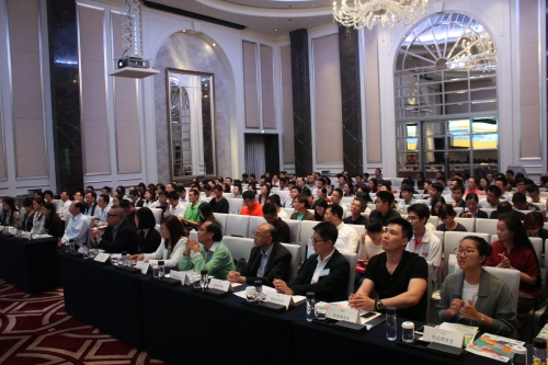 香港特区政府驻粤办与香港资讯科技商会联合主办「营商新模式－O2O的新机遇与挑战」研讨会，吸引约210人出席。