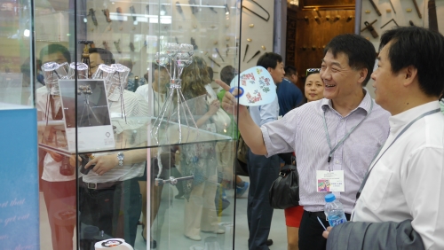 文博會觀眾參觀香港展台。