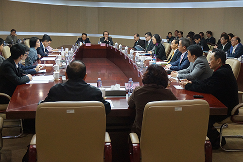 與前海管理局有關部門座談