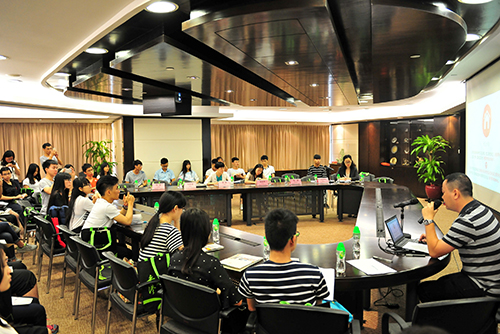 活动在驻粤办举行，约40名穗港学生出席