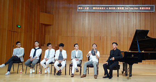 KJ Wong and Set Tone Men also shared with the audience their thoughts and aspiration on music, and their music path at the exchange session after the concert.  The audience’s response was very positive and they were very enthusiastic in sharing their views on the performance.  They also found the format of the concert, incorporating classical music and pop music, a brand new and refreshing approach.