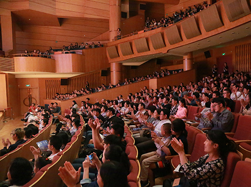超過750名觀眾參加11月5日在廈門宏泰音樂廳的音樂會。除了福建本地的觀眾（包括福建省及廈門市政府官員、福建省高等院校的老師及學生、在閩港人、港生及港企代表，以及廈門音樂愛好者），更有來自陝西、河南和海南的朋友遠道而來參加音樂會。觀眾對黃家正及「實動男」的演出反應熱烈，紛紛表示非常喜歡今次的演出，認為音樂會充份表現香港作為國際文化都會的特色，以及反映香港多元文化，並希望駐福建聯絡處將來可以將更多的香港文化表演帶到福建。