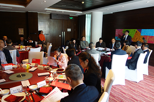 投资推广署创新及科技行业主管曾文龙介绍在国家「一带一路」战略下， 科技企业在香港的新机遇