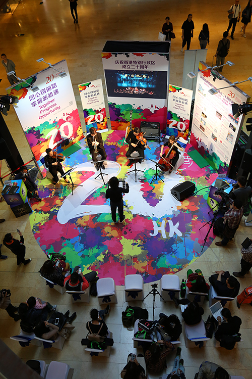 五位香港年青音樂家于4月1-2日在廣州太古匯演出爵士及古典音樂選段