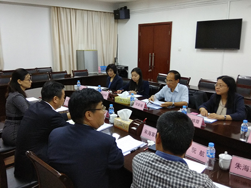 駐粵辦主任鄧家禧（上左三）與廣西港澳辦黨組書記石東龍（下左二）及副主任宋海軍（下左三）會面及座談，並介紹新成立的駐廣西聯絡處。