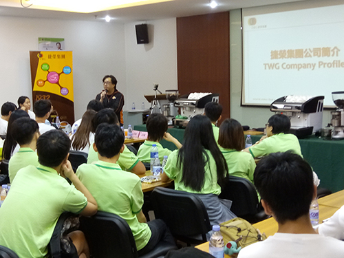 捷榮集團中國首席營運官梁劍明先生為實習港生作經驗分享