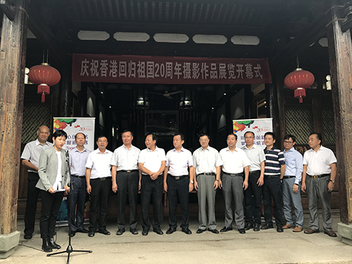 駐福建聯絡處主任潘婉慈致開幕辭。