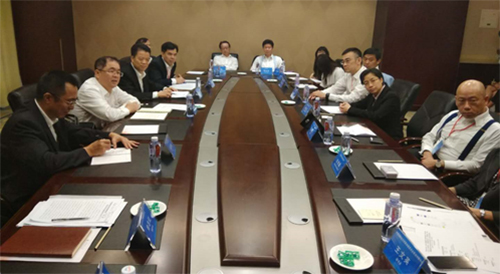 廣西司法廳廳長林金文（左二）與香港代表團會面座談