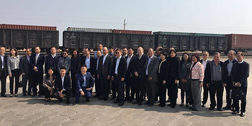 代表团考察钦州港东站