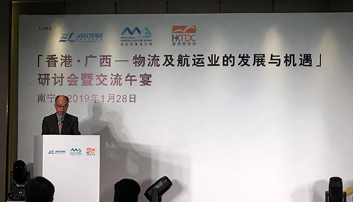 陈帆出席｢香港–广西物流及航运业研讨会暨交流午宴｣，在致辞时向当地商界介绍香港在物流及海运方面的优势。
