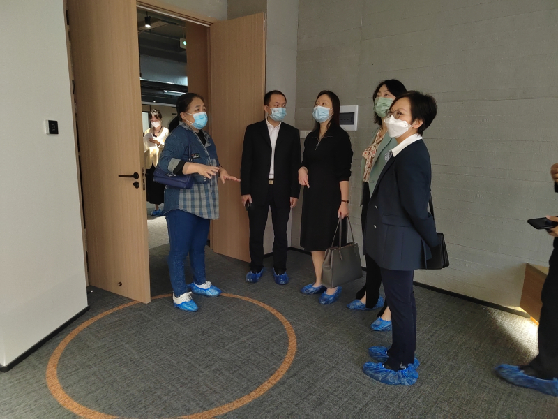 參觀正在裝修的香港科學園深圳分園。