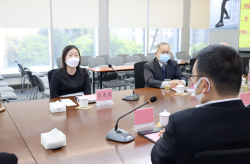 苏惠思与企业负责人座谈