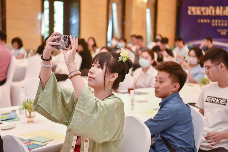 出席的学生都积极参与讲座及交流环节。