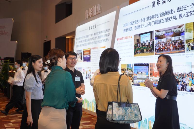 駐粵辦主任蘇惠思介紹駐粵辦支援香港青年的工作。