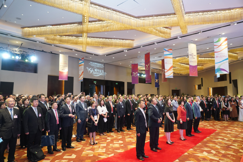 慶祝會現場出席慶祝會嘉賓七百多位，氣氛熱鬧。