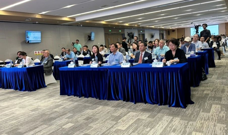 在场嘉宾专注聆听粤港澳大湾区的发展机遇。