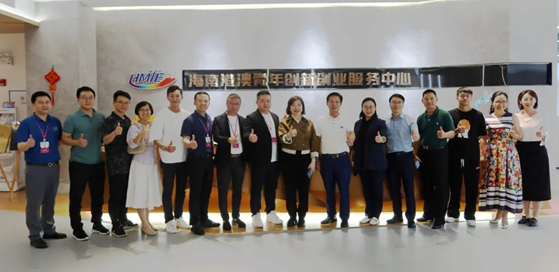 蘇紫賢（右八）與參與座談代表合照