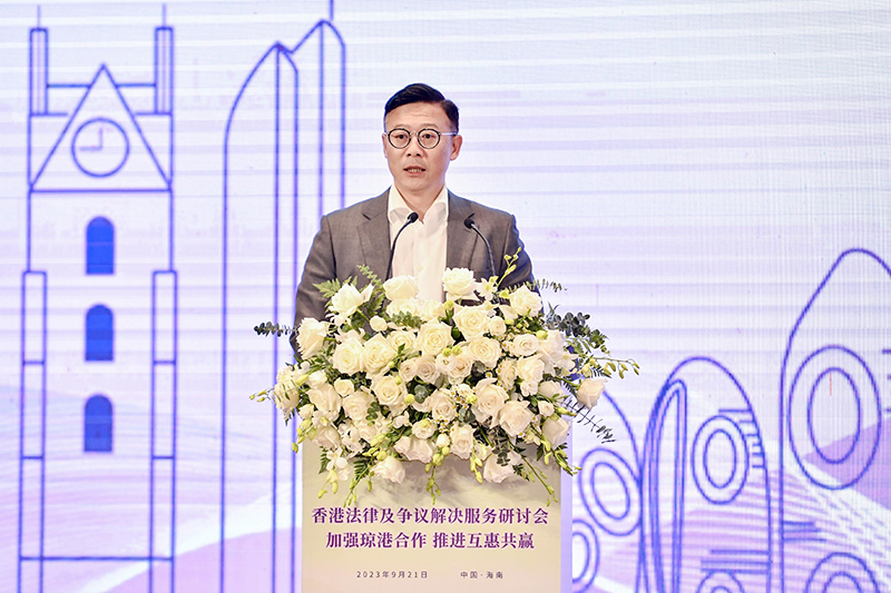 张国钧在研讨会上致开幕辞。