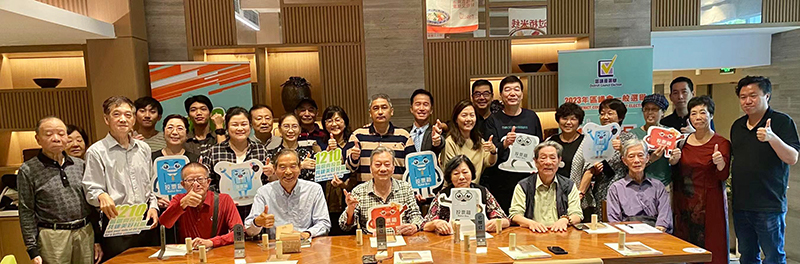 駐福建聯絡處主任鄭震生與出席福州站活動港人合照