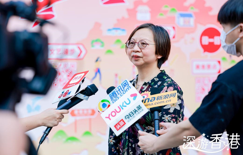 鄧秀嫻主任向媒體介紹「深遊香港」活動
