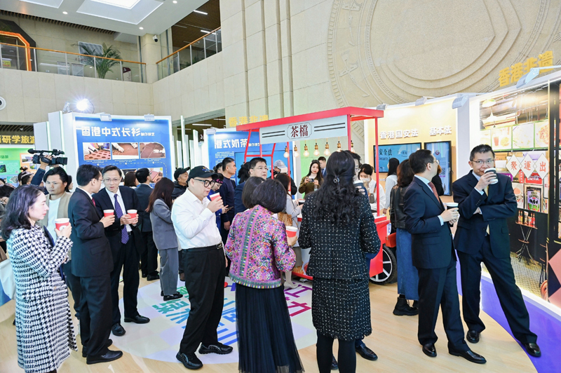 現場氣氛熱鬧，出席嘉賓及桂港朋友均全情投入。除了旅遊推廣，展覽亦成功加強了桂港兩地的交流_1