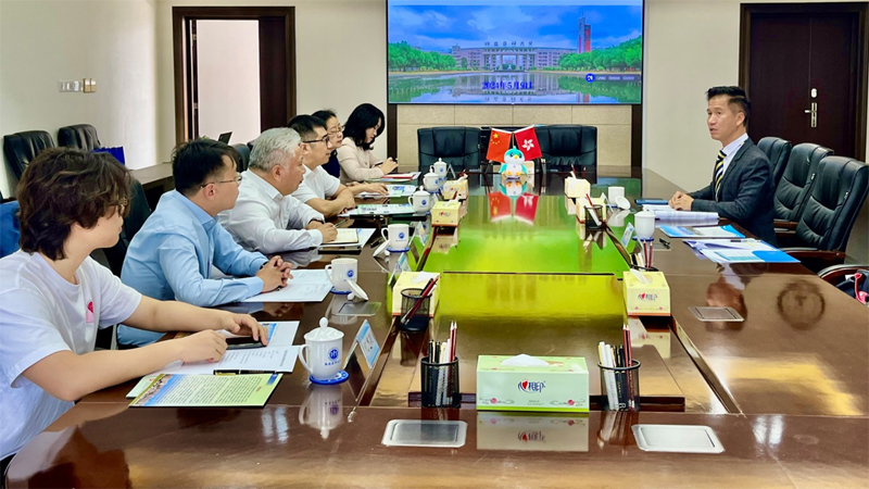 与福建医科大学管理层及香港藉学生会面交流