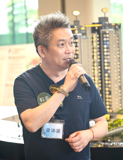 广东省香港商会副会长曾沛源介绍广东省香港商会的工作