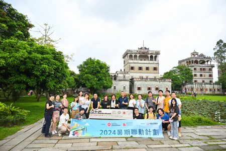 与团员交流、一同参观景区1