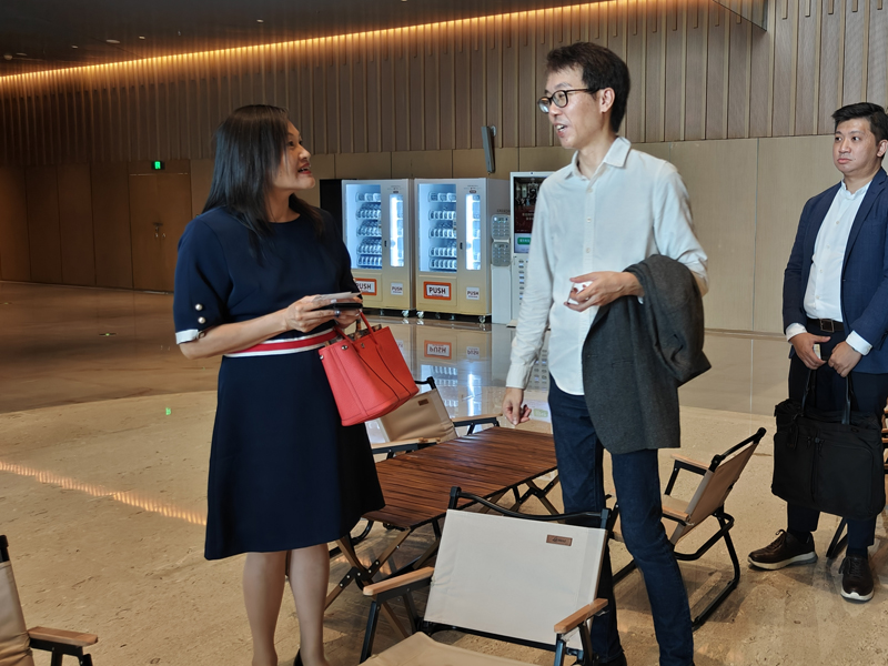 黎瑞琼主任與參加「藝述」灣區演出季的香港演藝團體交流