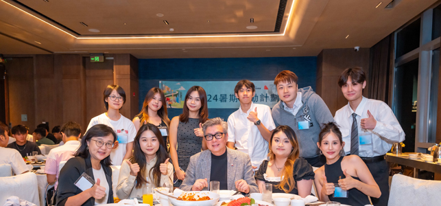 青年們向前輩取經之余，也藉此機會互相認識，拓展朋友圈。2