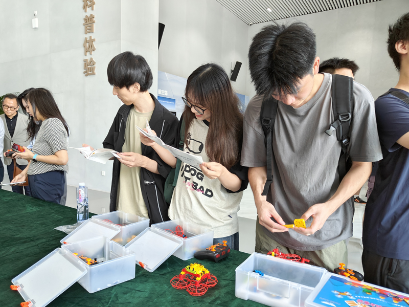 拼裝無人機模型1