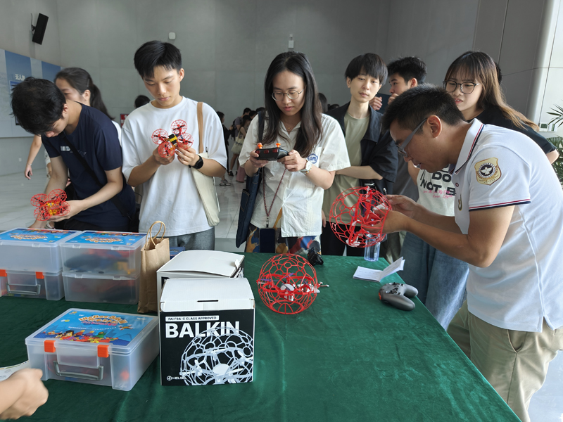 拼裝無人機模型2