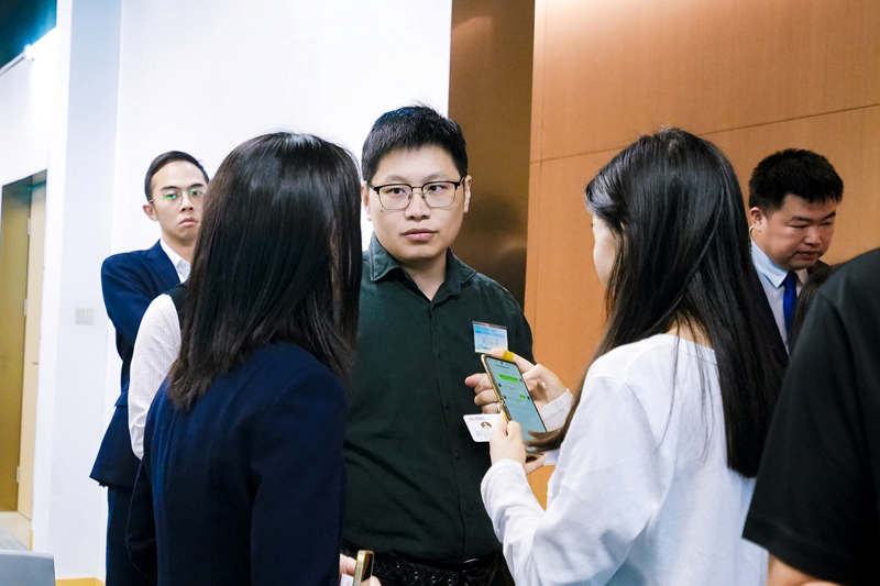 参会者热烈交流互动5 参会者热烈交流互动5