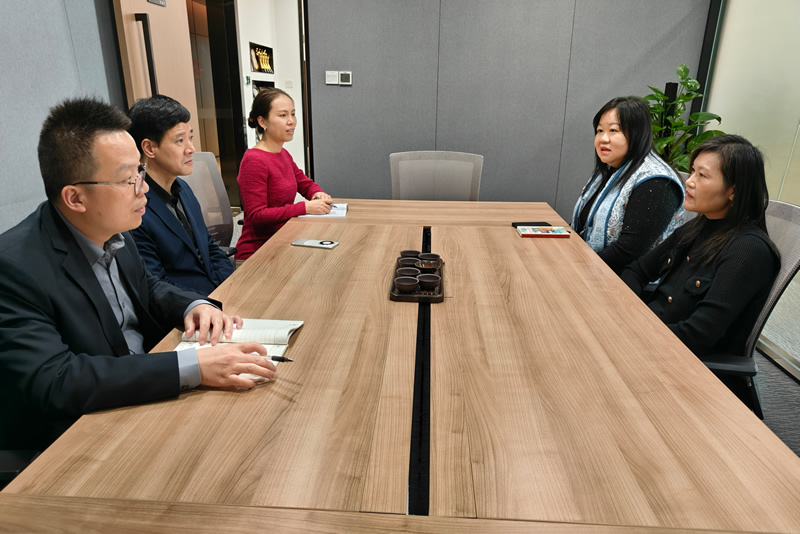 驻深圳联络处与到访的中央政府驻港联络办深圳联络部一行座谈交流。