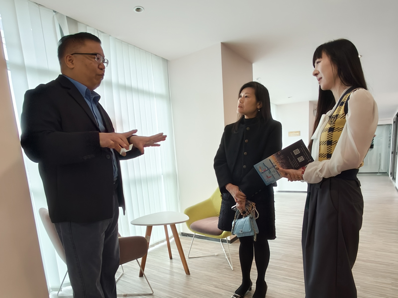 與創業港青及提供“出海入華”服務的企業代表交流2