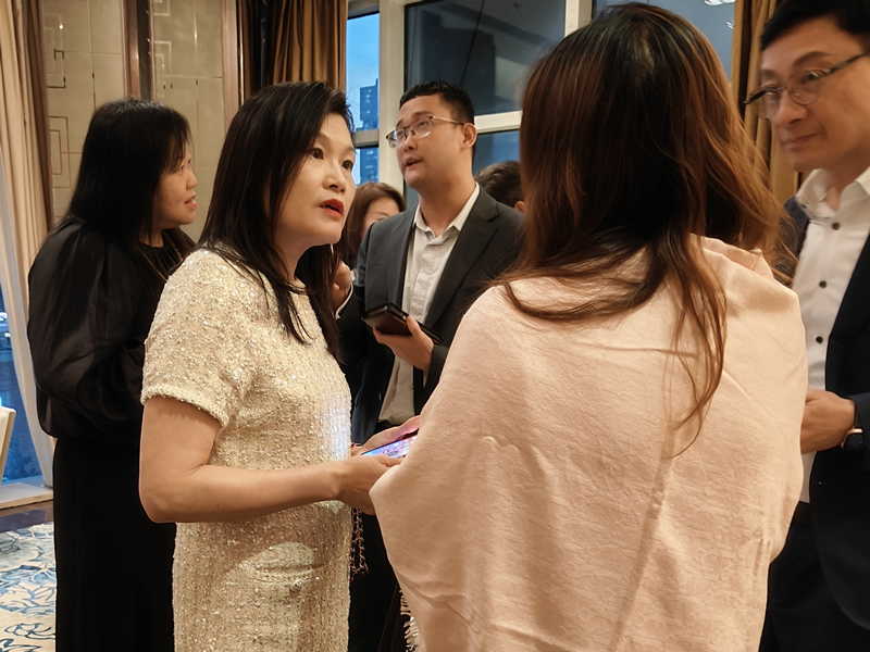 黎瑞琼主任与委员们交流