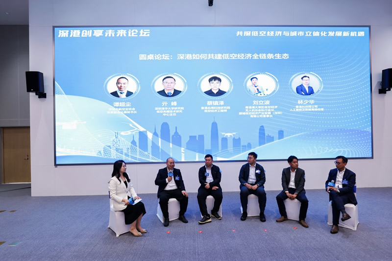 嘉賓在圓桌論壇環節熱烈討論,參加者亦踴躍發問。 嘉賓在圓桌論壇環節熱烈討論,參加者亦踴躍發問。