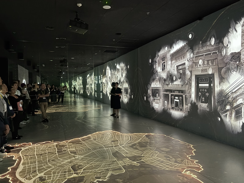 參觀光明區城市規劃展覽館後合影2