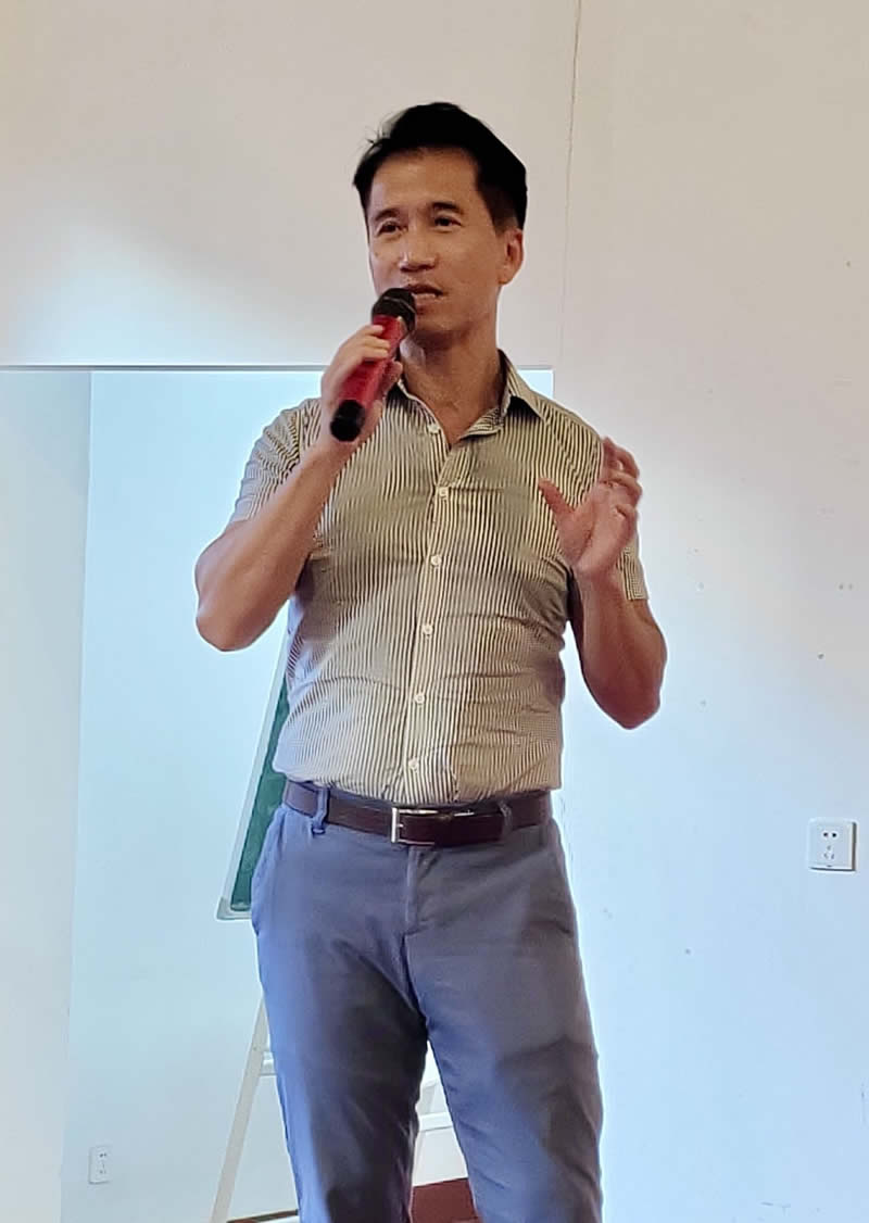 驻福建联络处主任郑震生在活动上致辞。 驻福建联络处主任郑震生在活动上致辞。