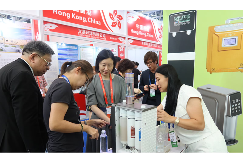 驻粤办主任苏惠思参观企业展位 7