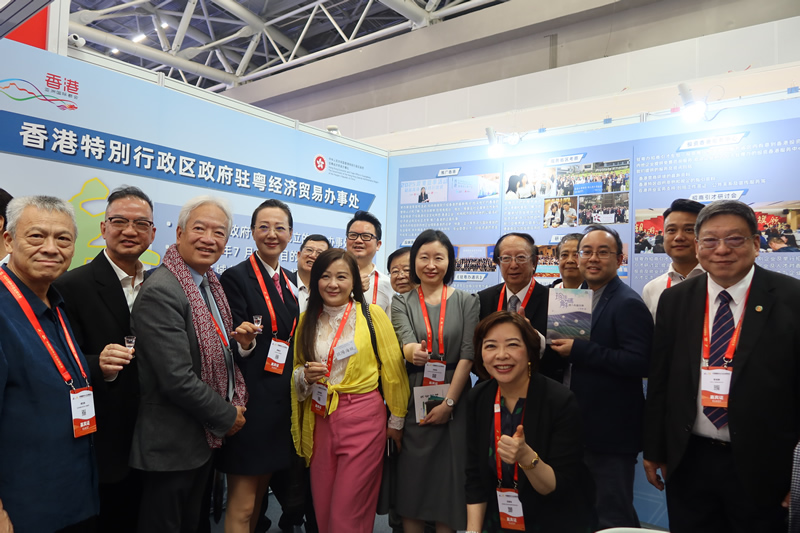 驻粤办主任苏惠思与来访嘉宾交流、合影 4