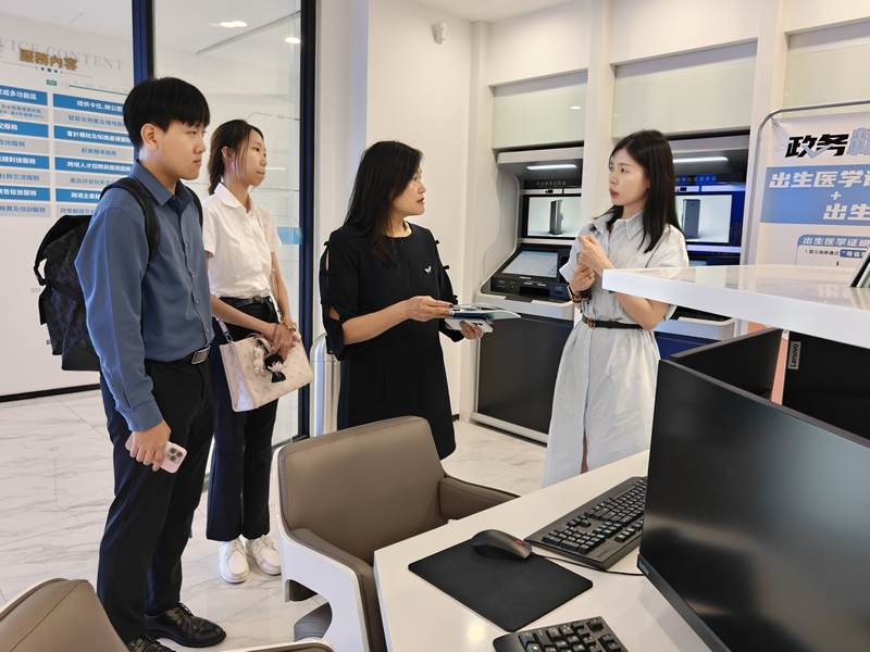 了解龙华区政务中心分中心为创业青年提供的服务