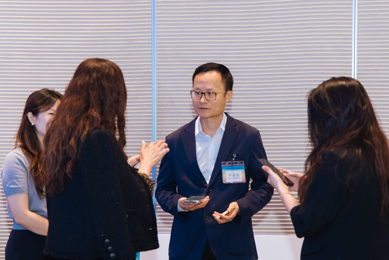 代表們熱烈交流 1