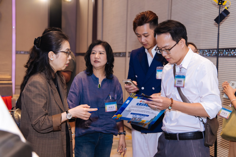 代表們熱烈交流 6