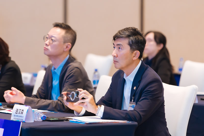 演講嘉賓回答企業代表提問，出席人員皆認真聆聽 6