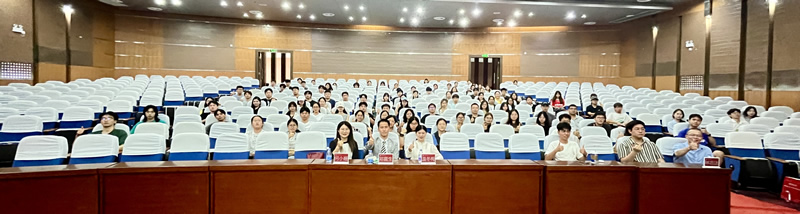 驻福建联络处主任郑震生与参会嘉宾及出席内地高校学生大合照