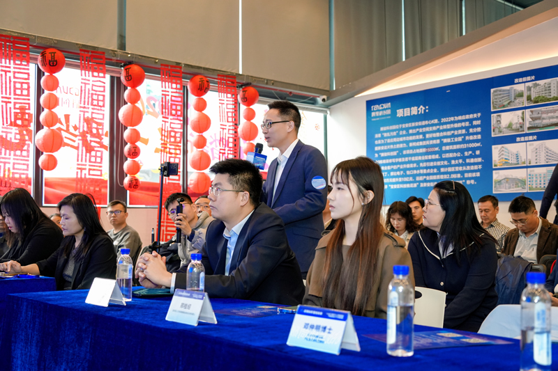 嘉宾在互动环节热烈讨论,参加者亦踊跃发问2 嘉宾在互动环节热烈讨论,参加者亦踊跃发问2