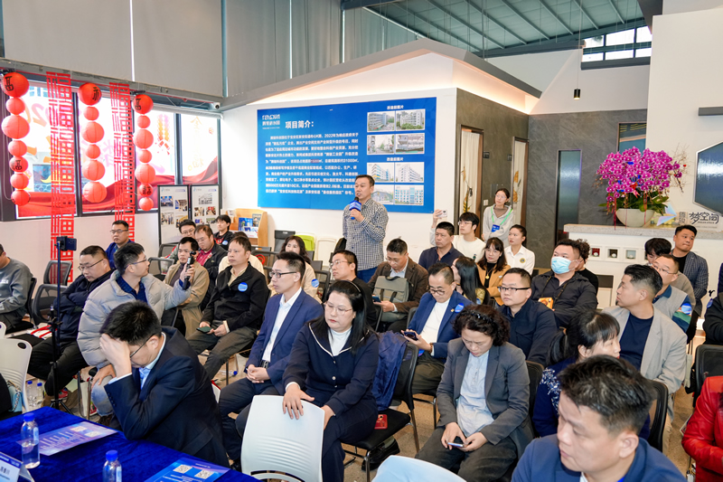 嘉宾在互动环节热烈讨论,参加者亦踊跃发问3 嘉宾在互动环节热烈讨论,参加者亦踊跃发问3